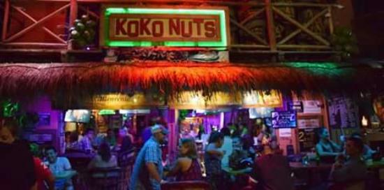 bar KoKoNuts en isla mujeres
