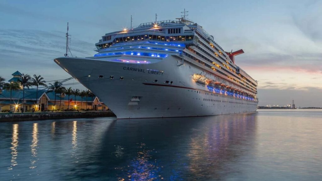Crucero con Cena y Fuegos Artificiales